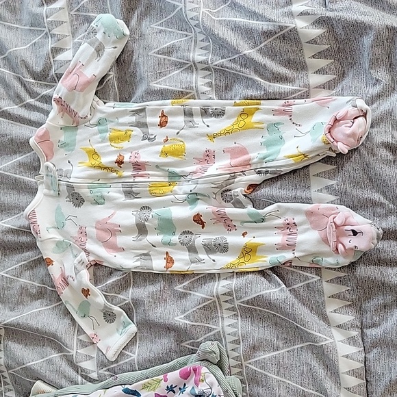 4  3M Carter's sleepers - Picture 5 of 5